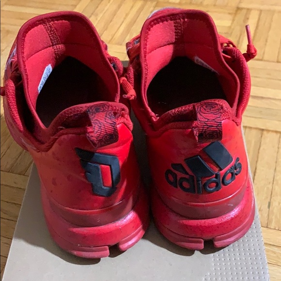 Damian Lillard’s size 8 - Picture 2 of 4